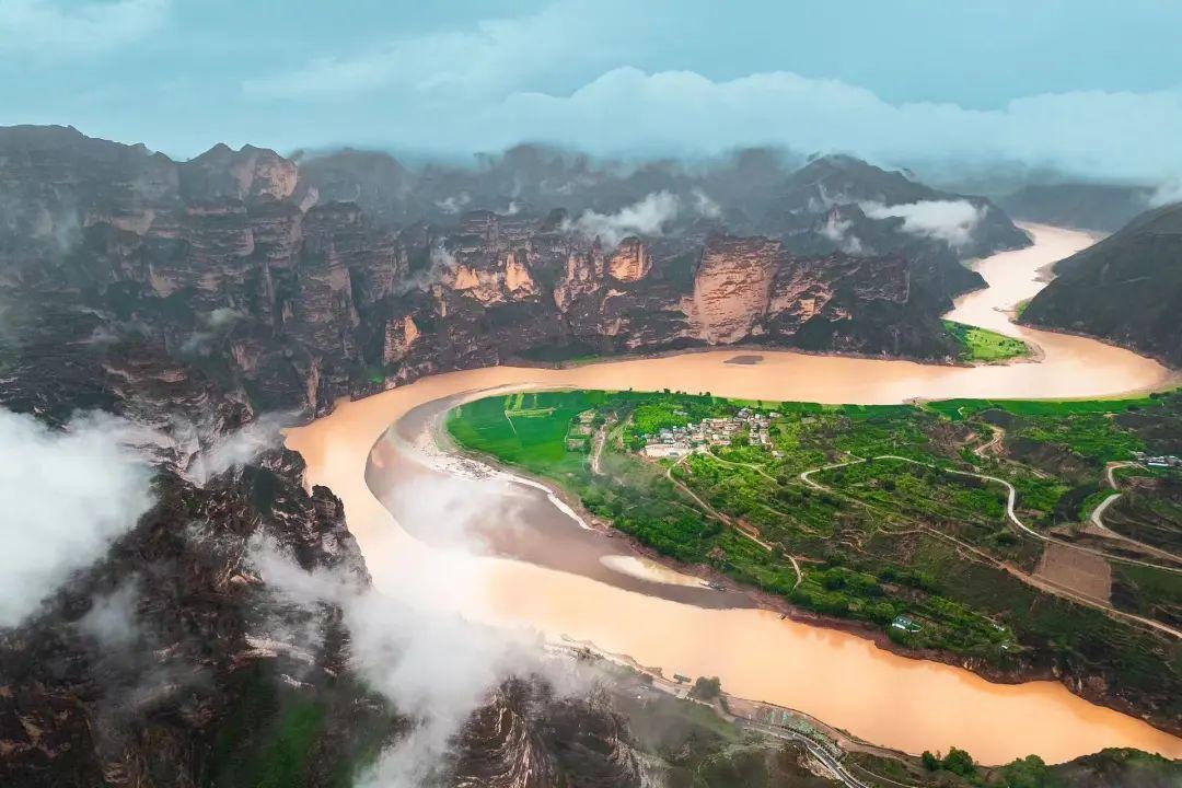 炳灵丹霞地质公园图片